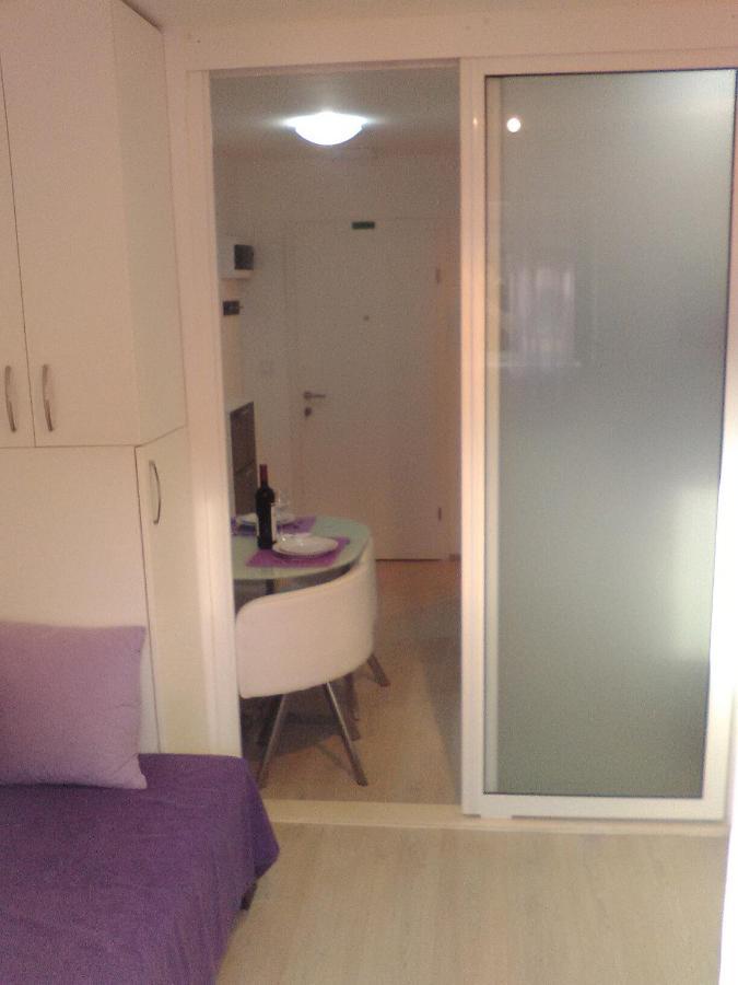 Studio Apartman Ana Split Buitenkant foto