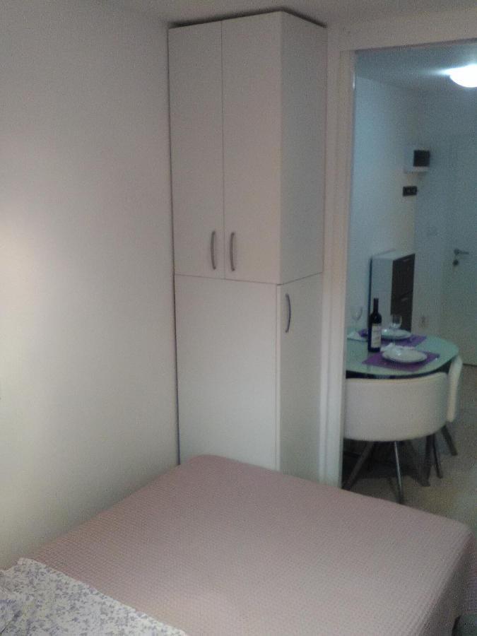 Studio Apartman Ana Split Buitenkant foto